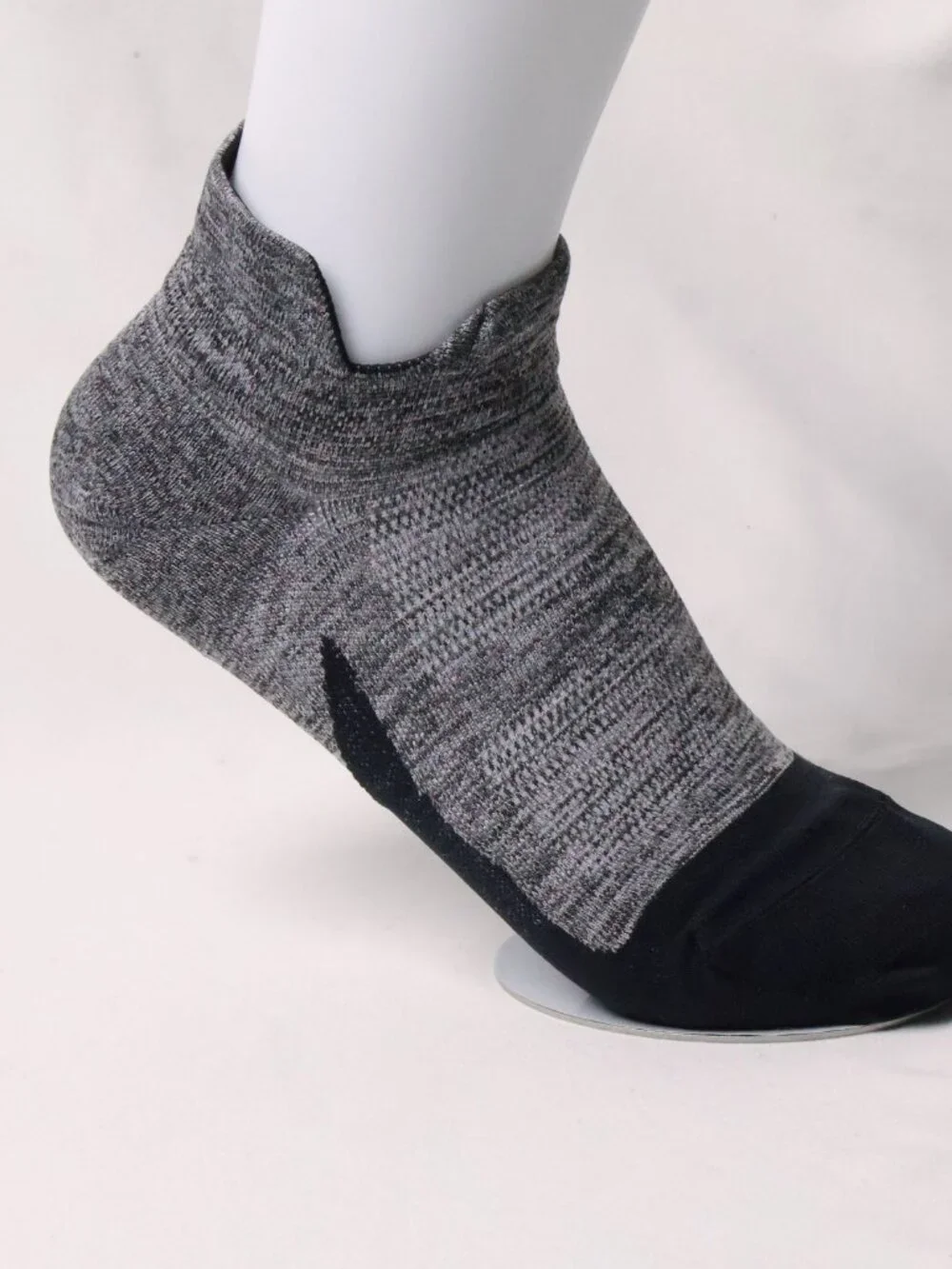 Feetures brand new