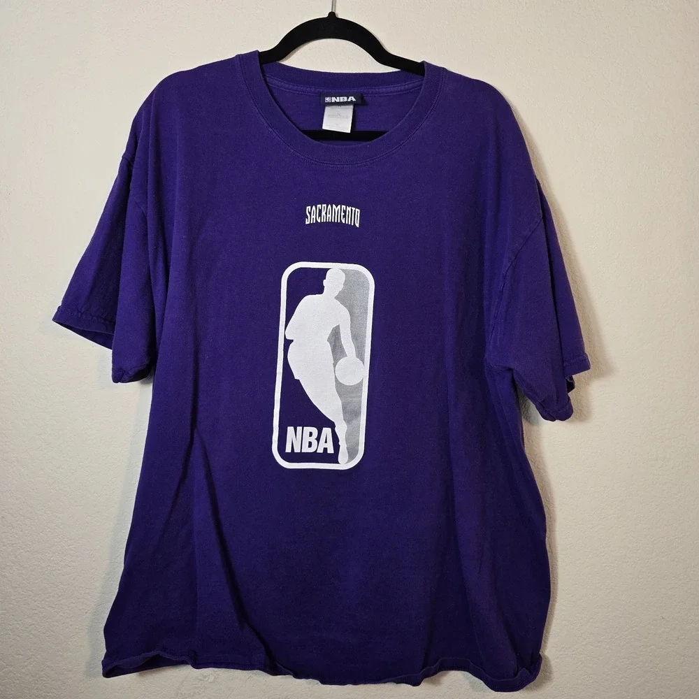 Vintage Adidas NBA Sacramento‎ Kings logo T Shirt XL