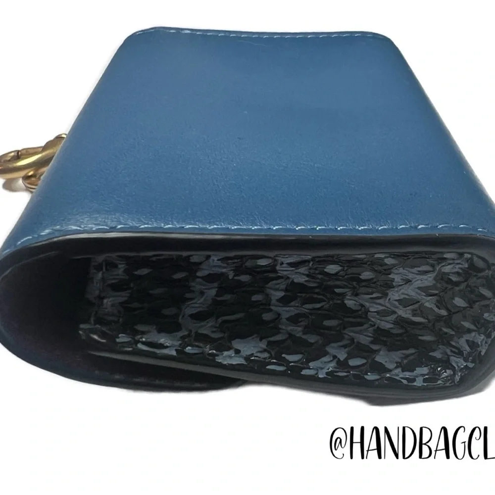 Coach miniature approx