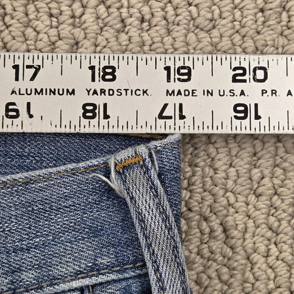 Levis great gently