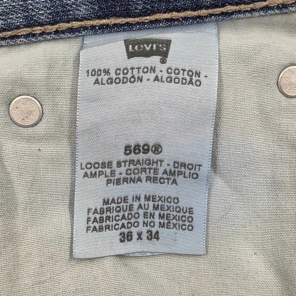 Levis great gently