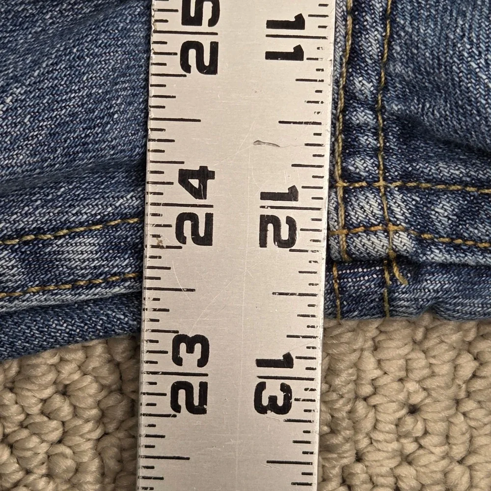 Levis great gently