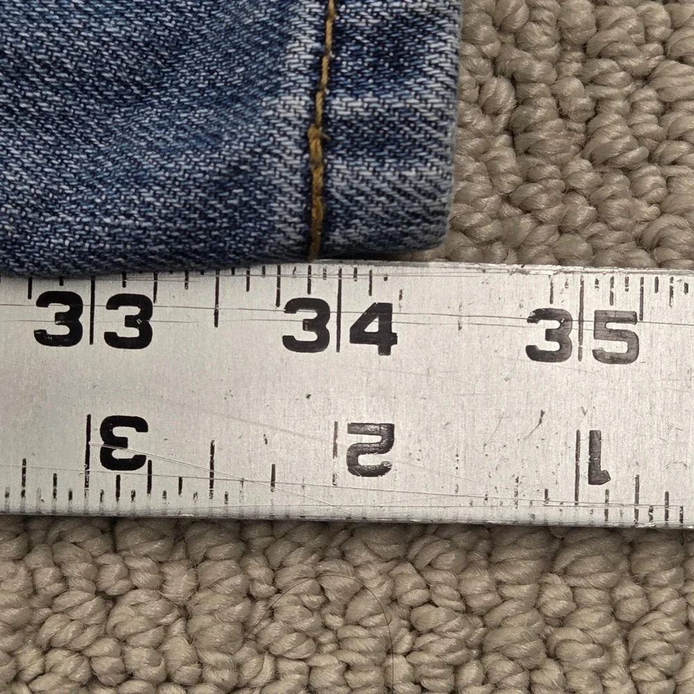 Levis great gently