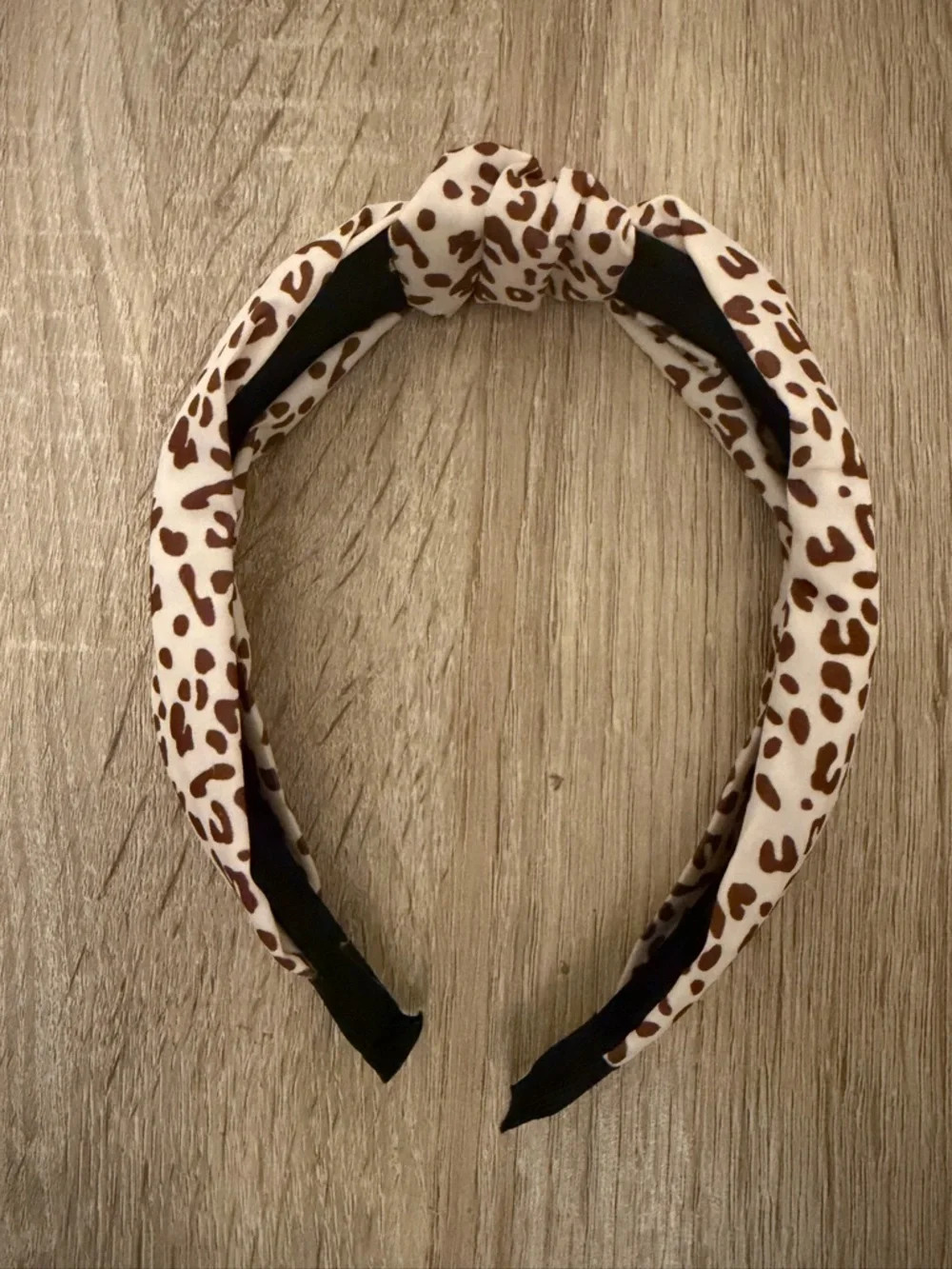 N/A stylish knotted