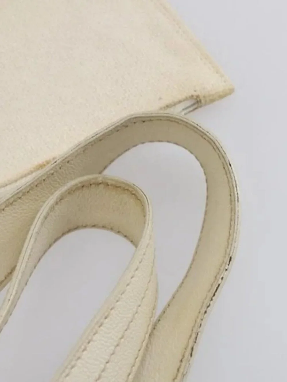 CHANEL brand	chanel color	white