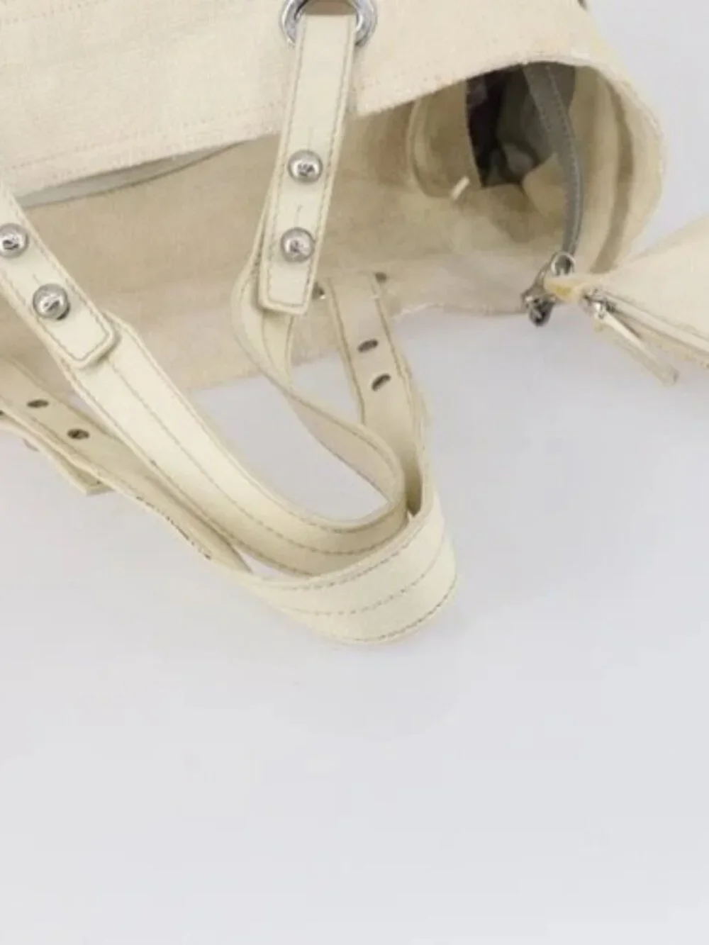 CHANEL brand	chanel color	white