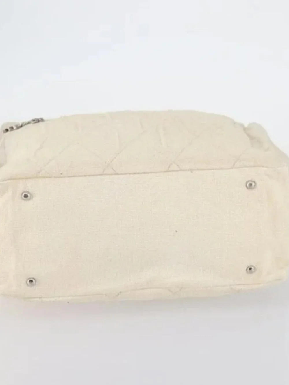 CHANEL brand	chanel color	white