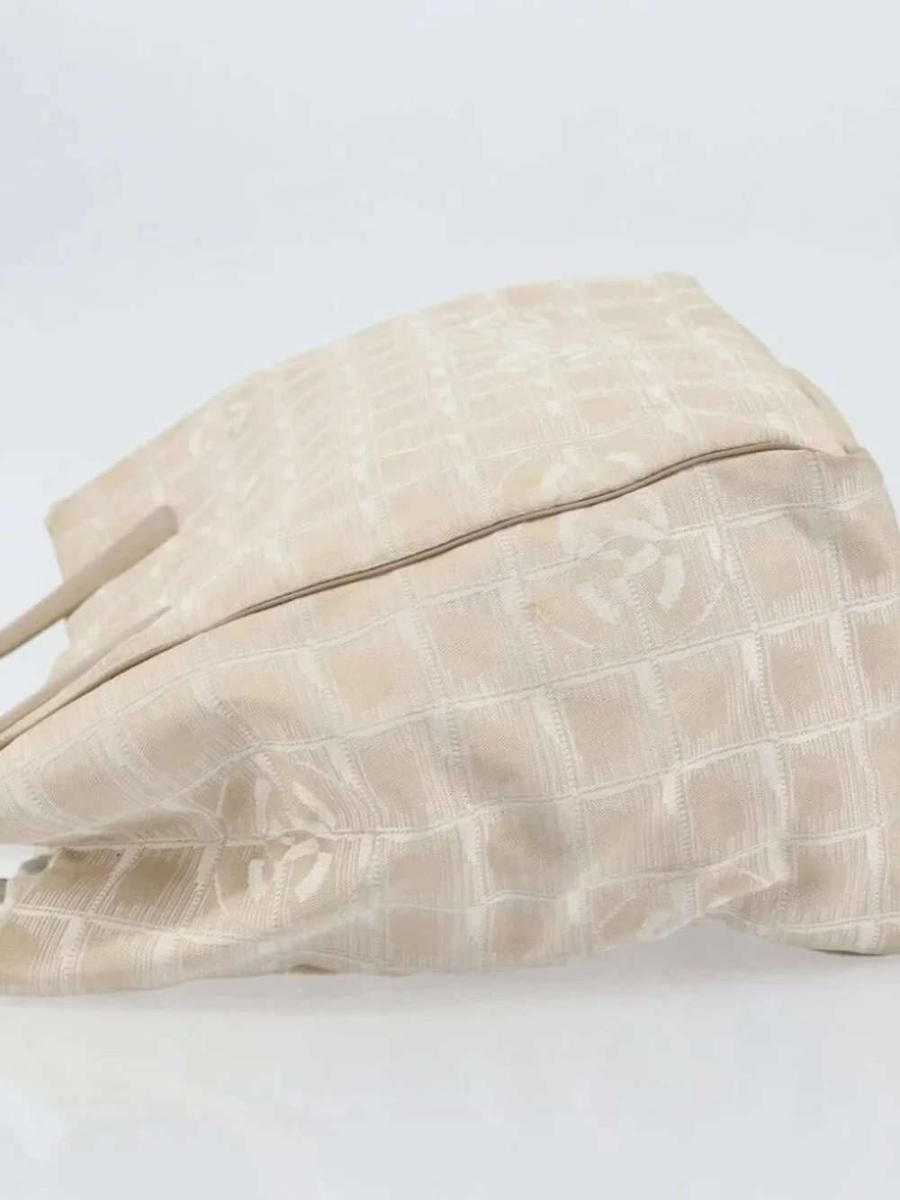 CHANEL brand	chanel color	beige