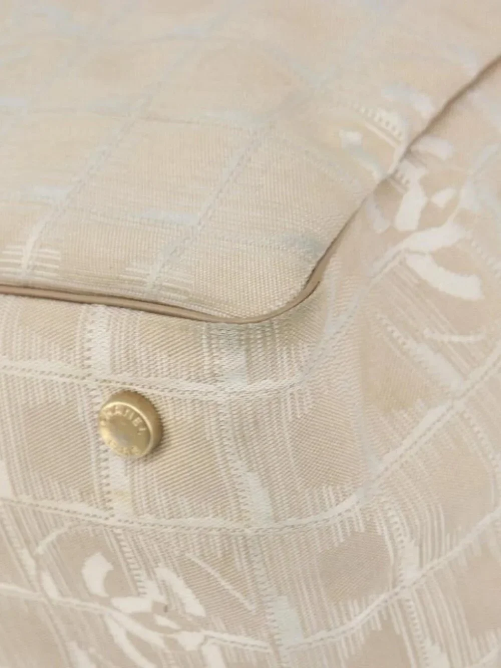 CHANEL brand	chanel color	beige