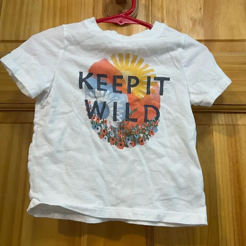Baby girls 18-24 Old Navy t shirt Keep it Wild