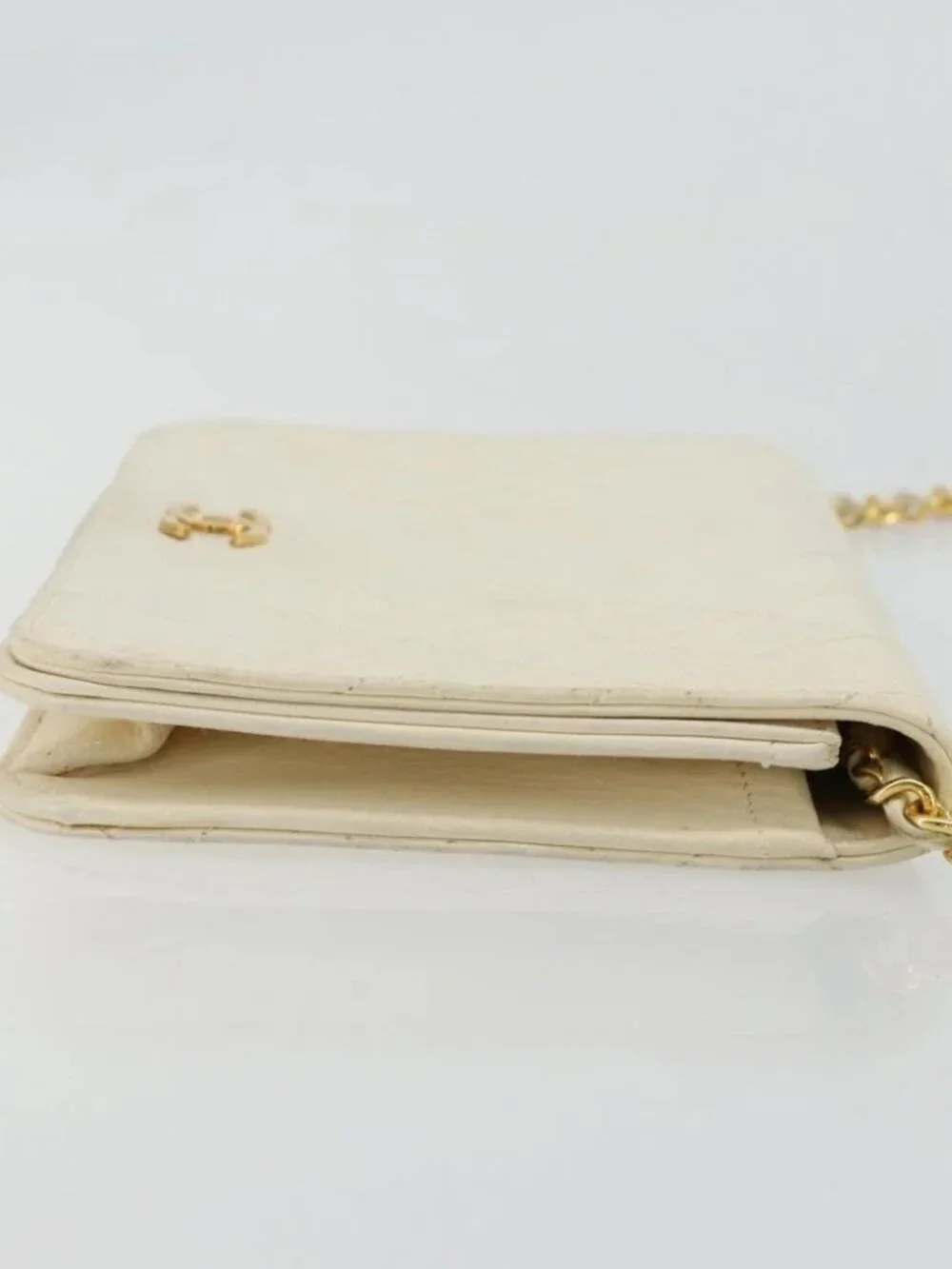 CHANEL brand	chanel color	white