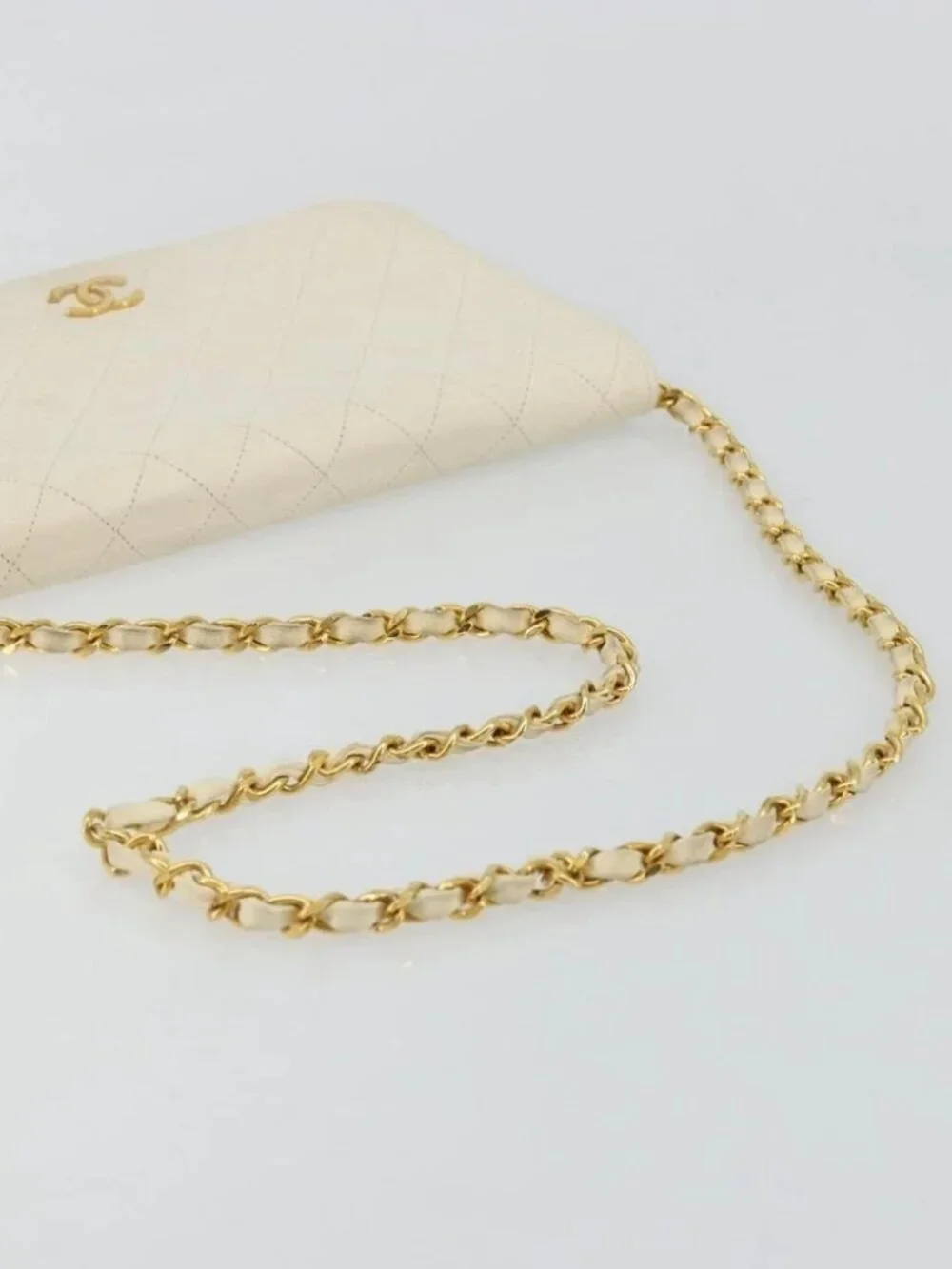 CHANEL brand	chanel color	white