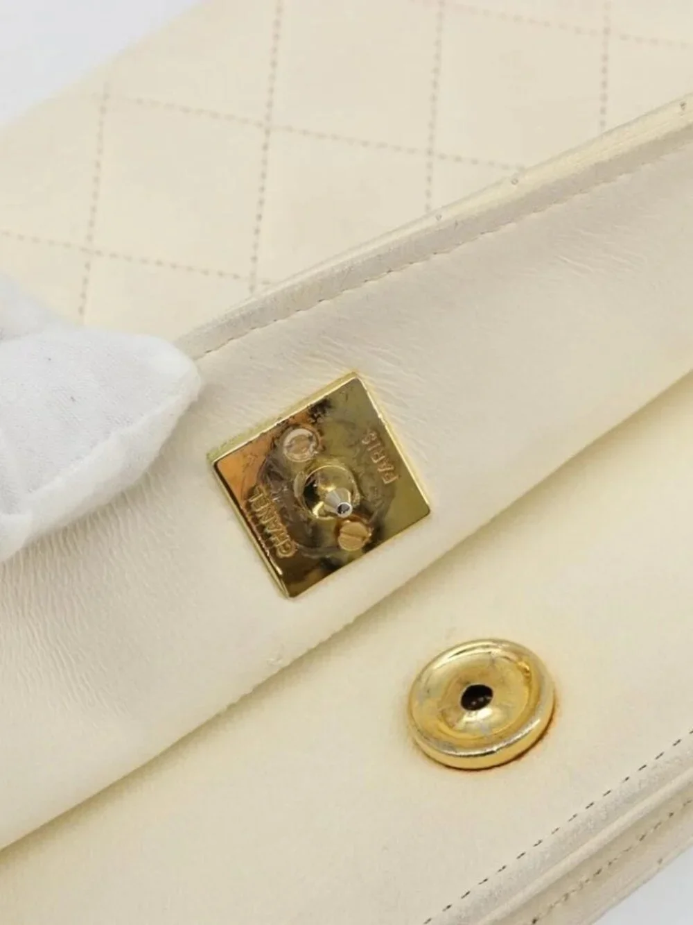 CHANEL brand	chanel color	white