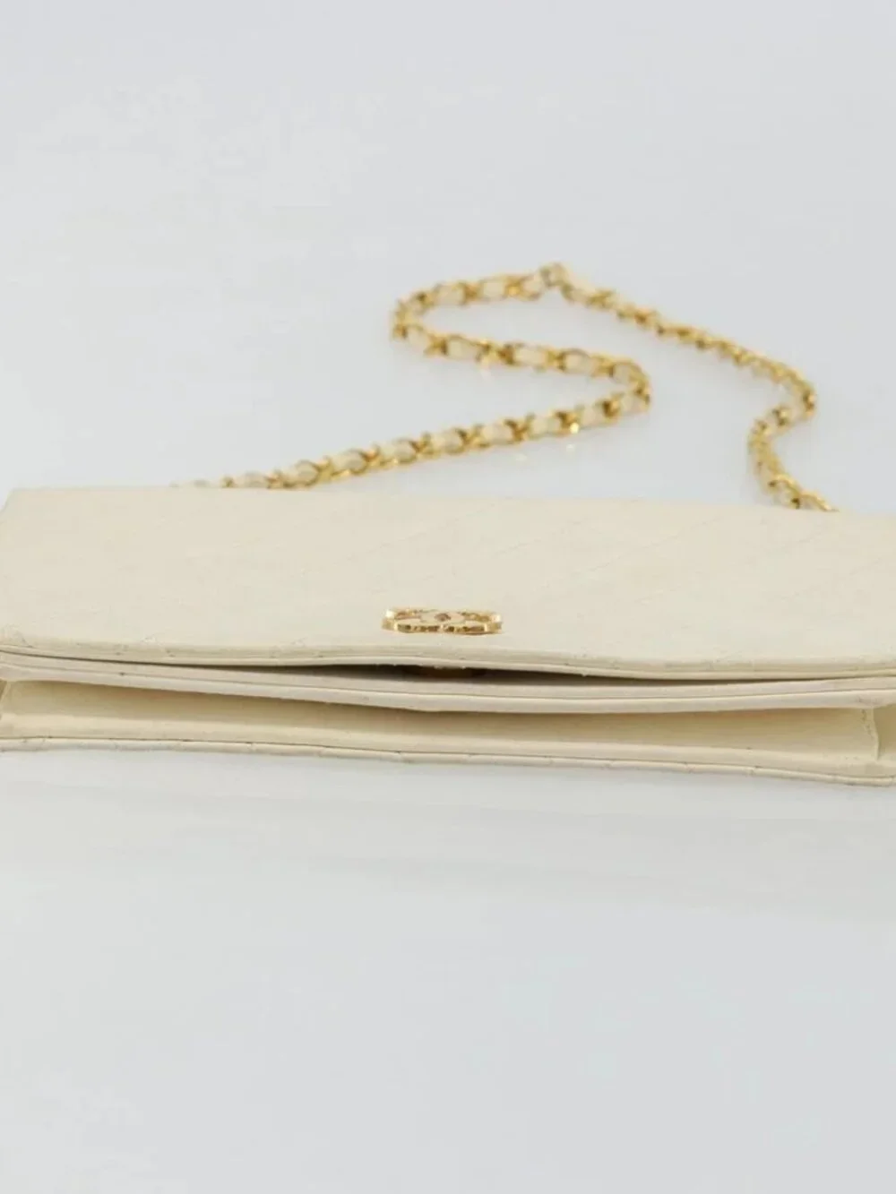 CHANEL brand	chanel color	white