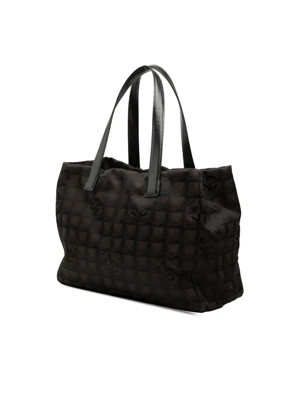 CHANEL elevate your