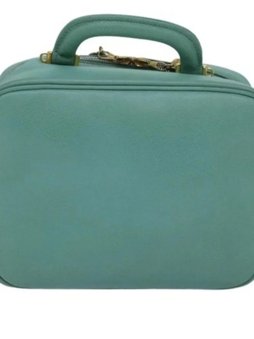 CHANEL brand	chanel color	emerald