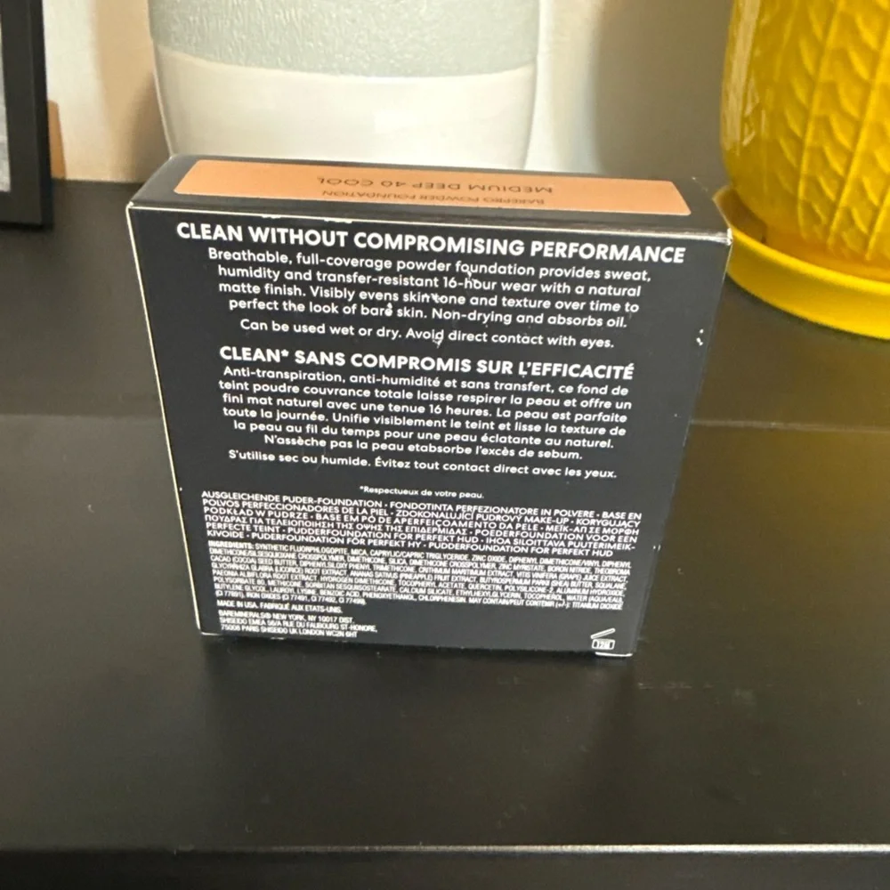 bareMinerals BAREPRO 16HR Skin-Perfecting Powder -‎ Medium deep 40 cool