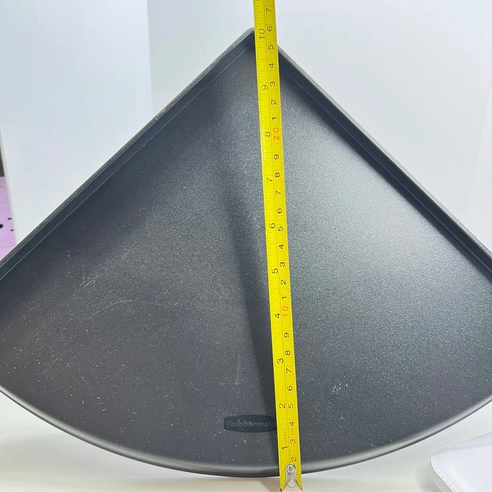 Rubbermaid corner shelf