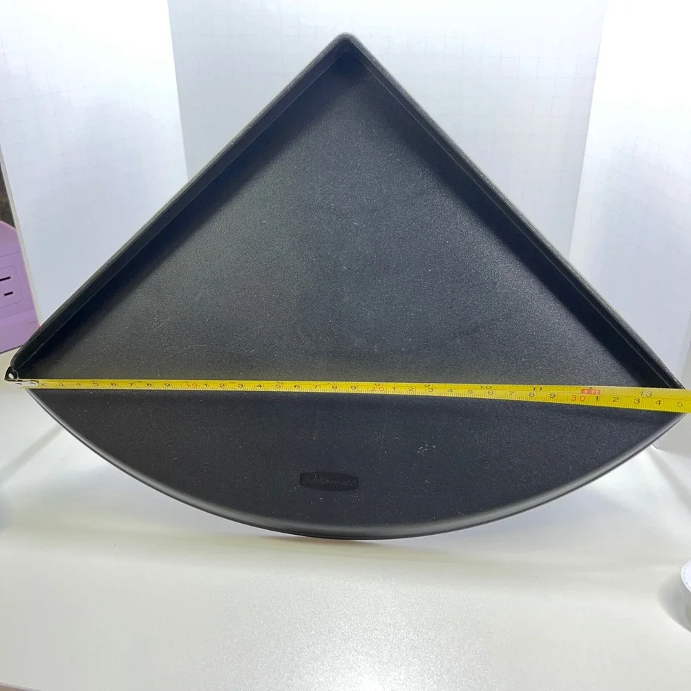 Rubbermaid corner shelf