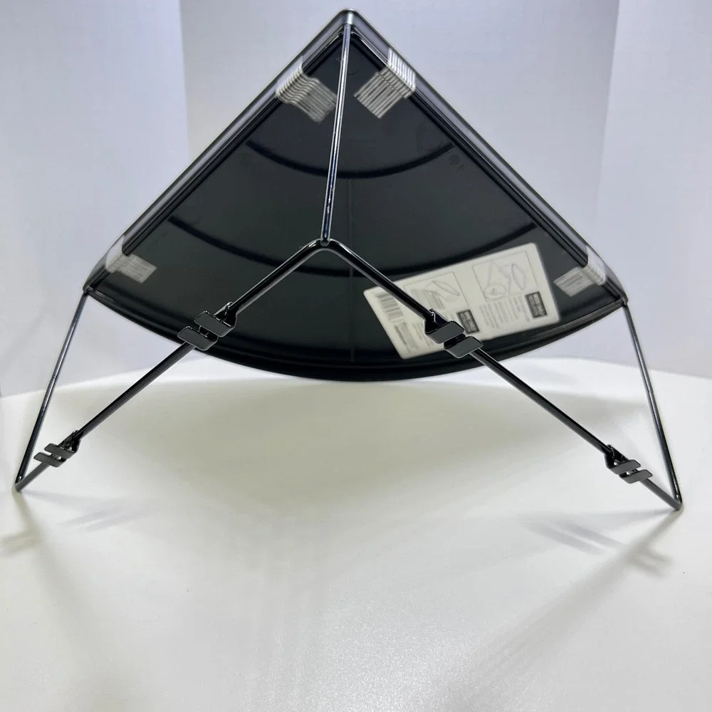 Rubbermaid corner shelf