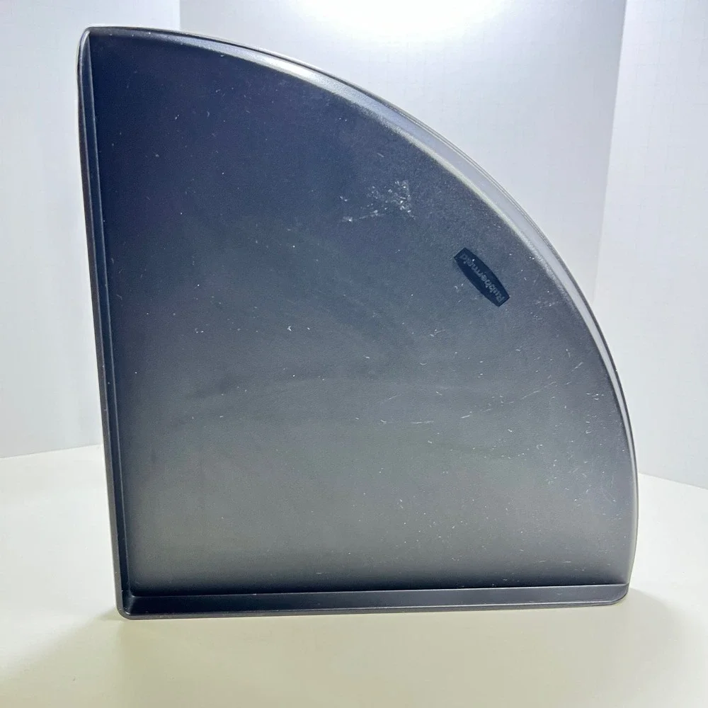 Rubbermaid corner shelf