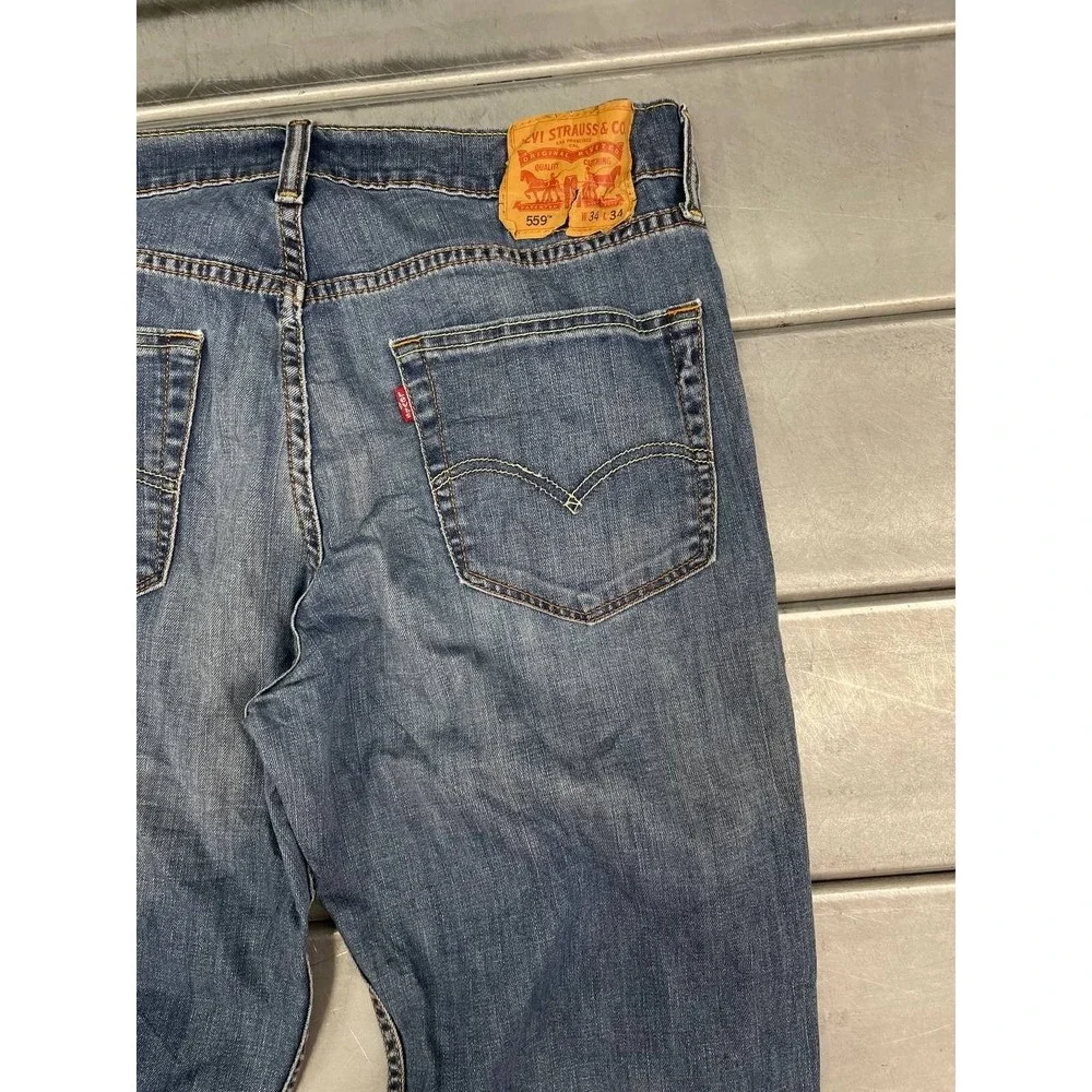 Levis levis 559