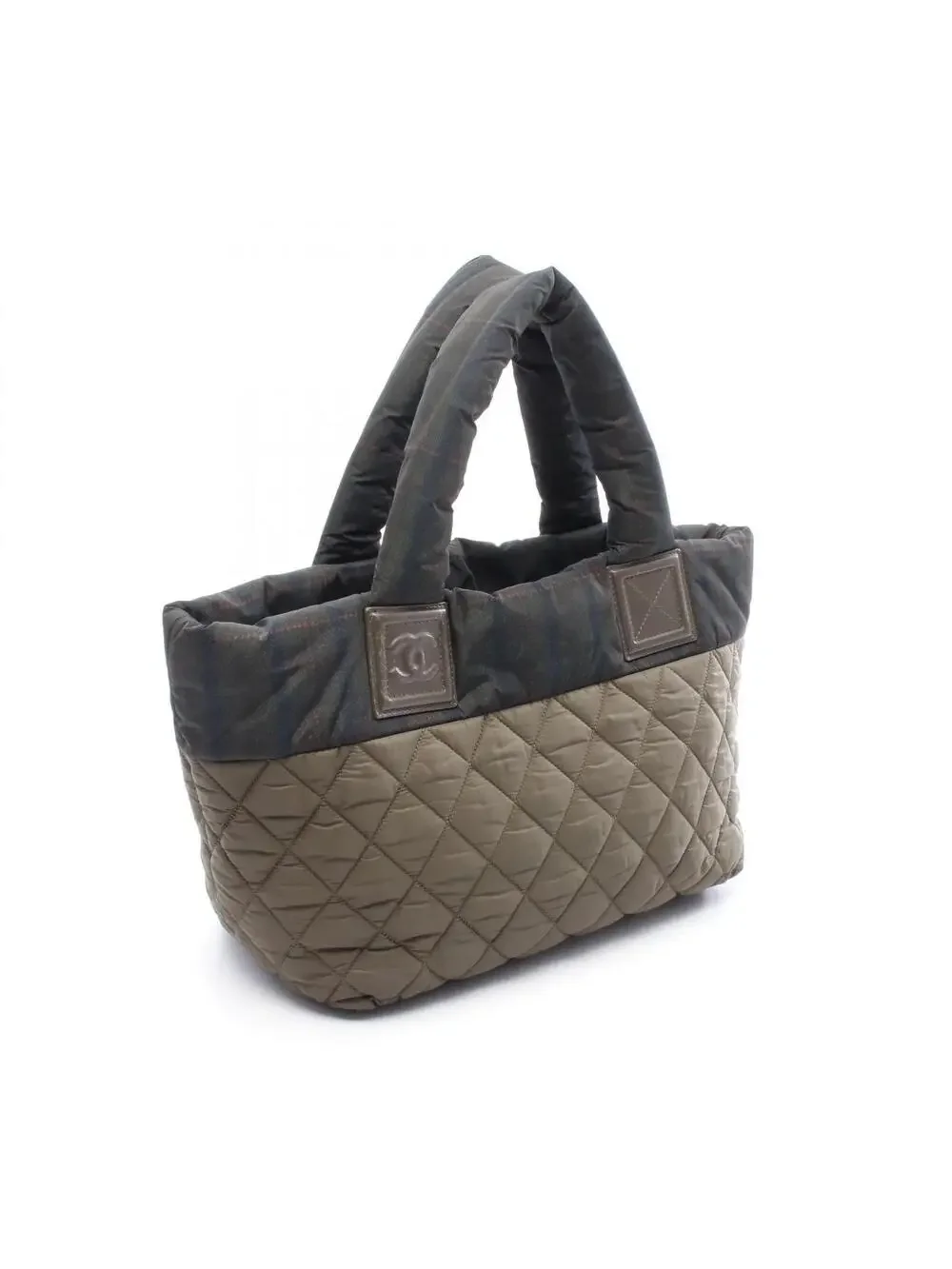 CHANEL elevate your