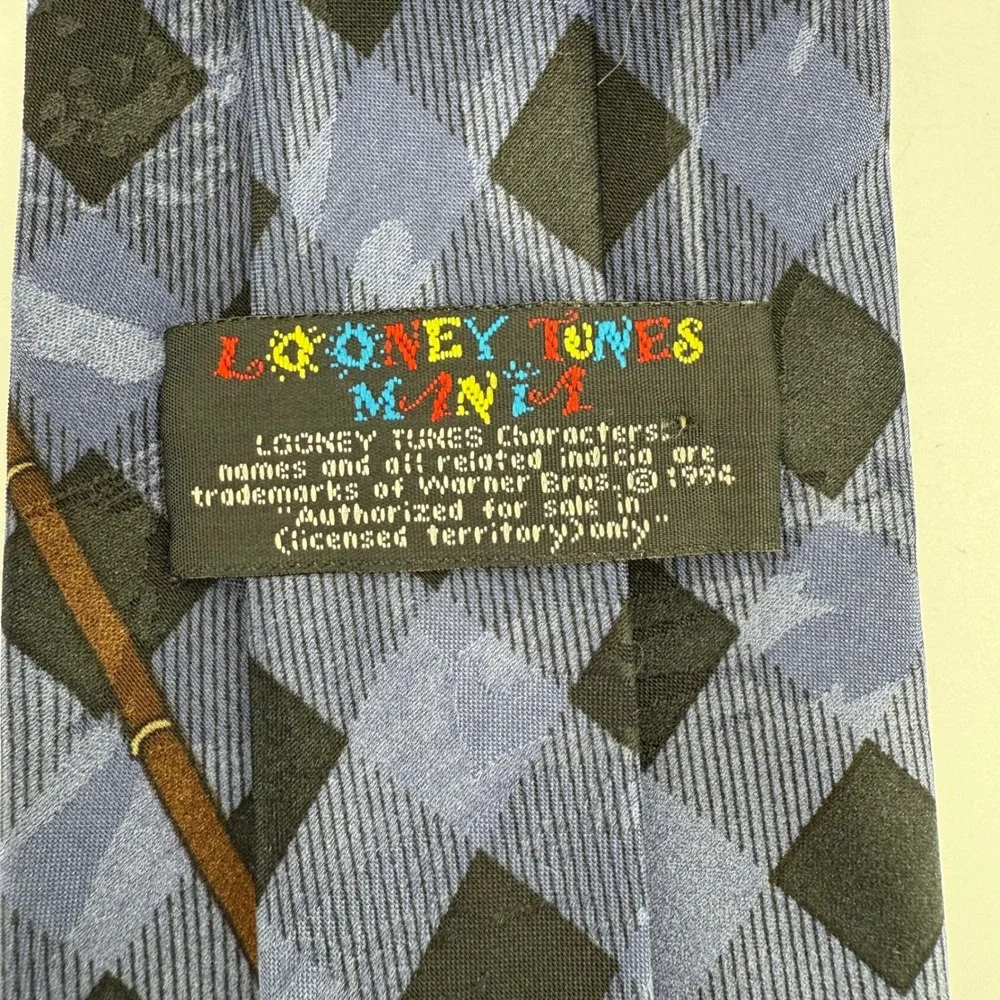 Looney Tunes Mania designer checks measurements