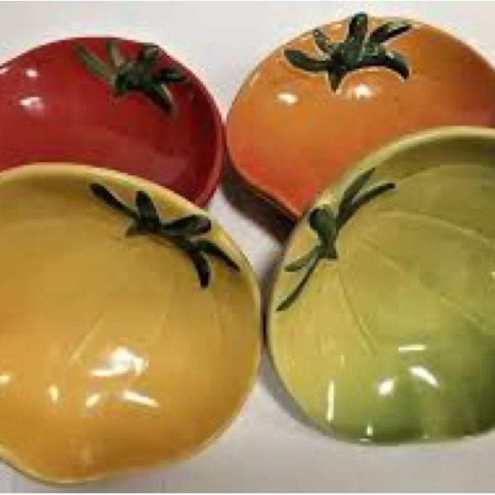 Williams Sonoma harvest  4-Serving Dishes Tomato Shaped Condiment  Appetizer Set