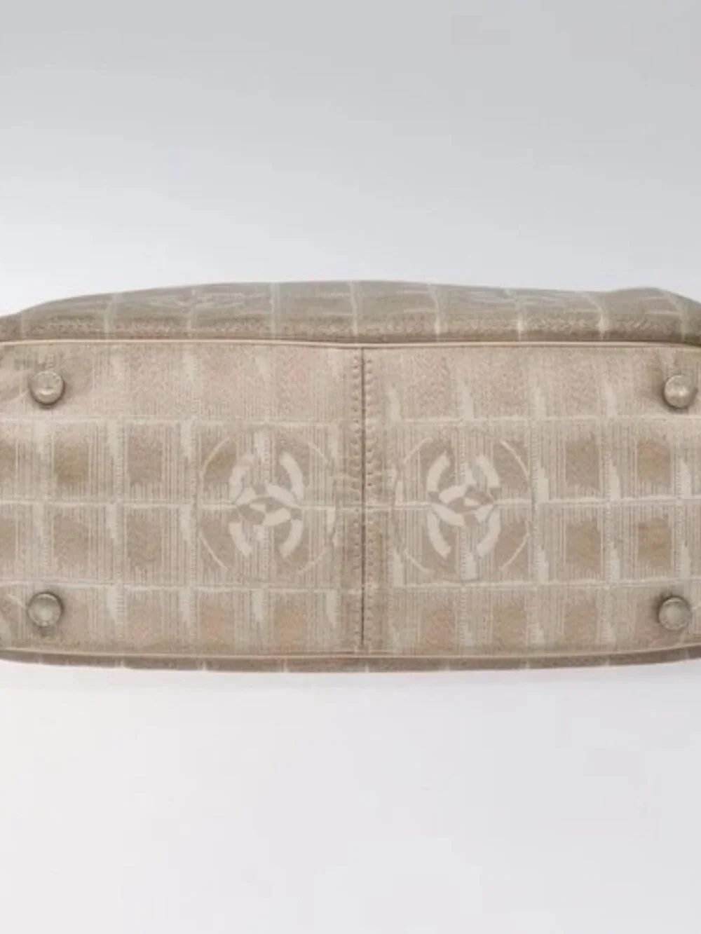 CHANEL item crack 21cm