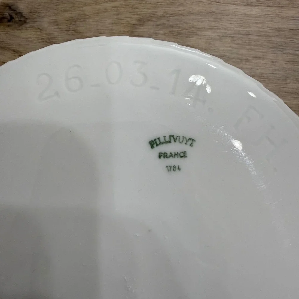 Pillivuyt‎ France White Porcelain Pleated Souffle Dish 6.5 Inch Round Baker 48oz