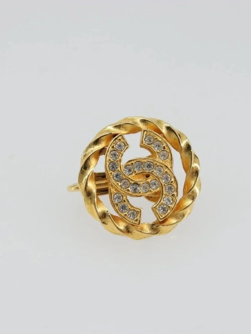 CHANEL brand	chanel color	gold