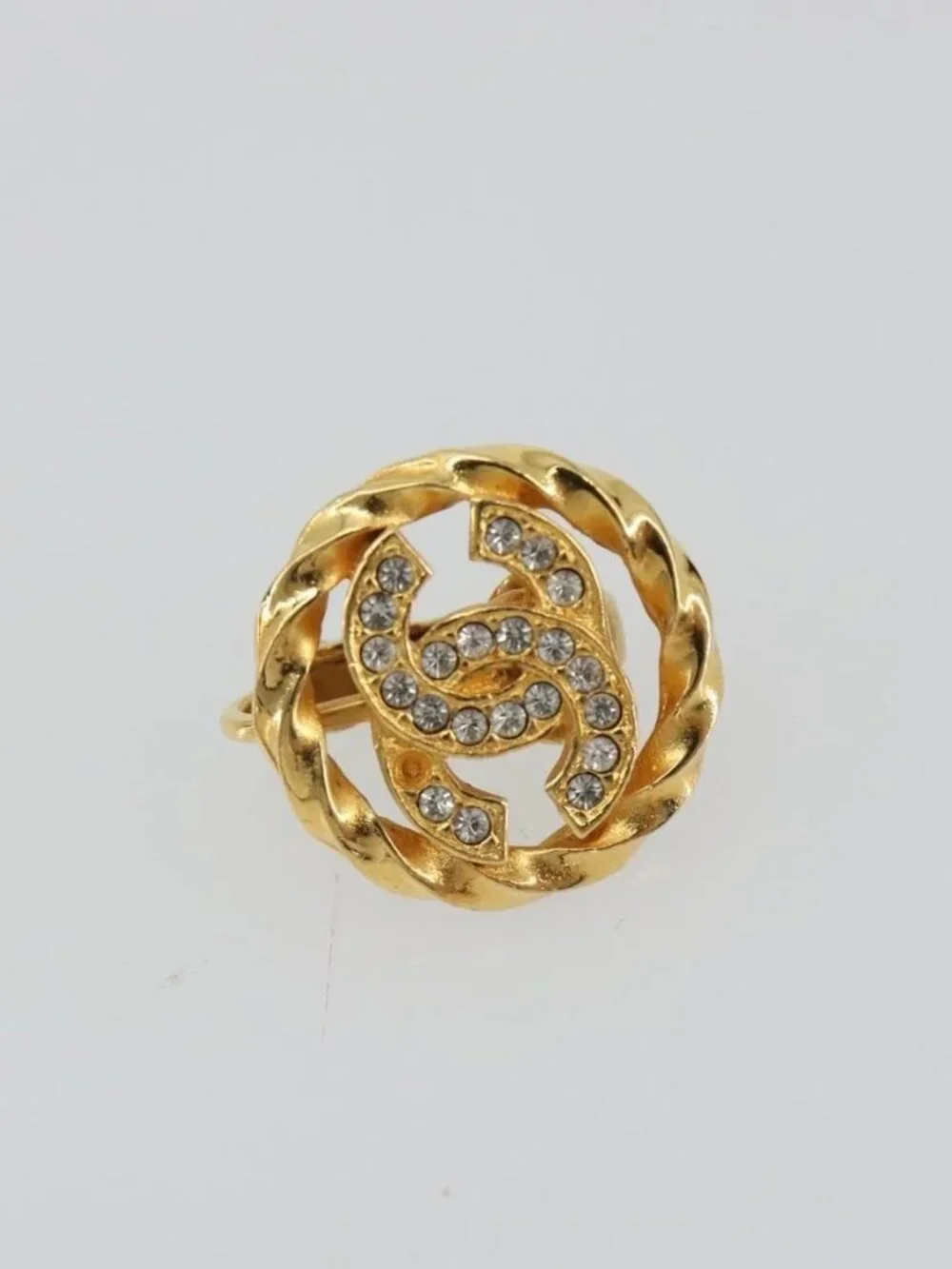 CHANEL brand	chanel color	gold