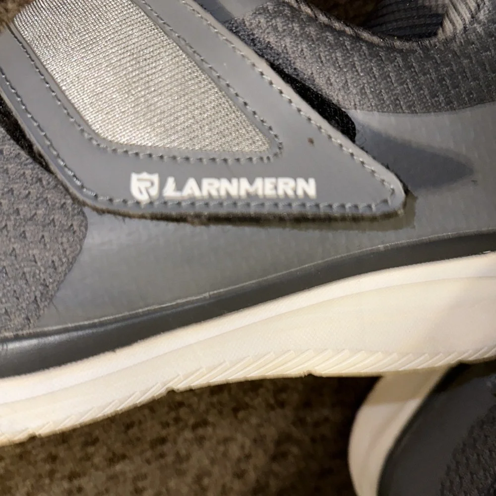 Larnmern‎ steel toe work sneakers Velcro 7.5