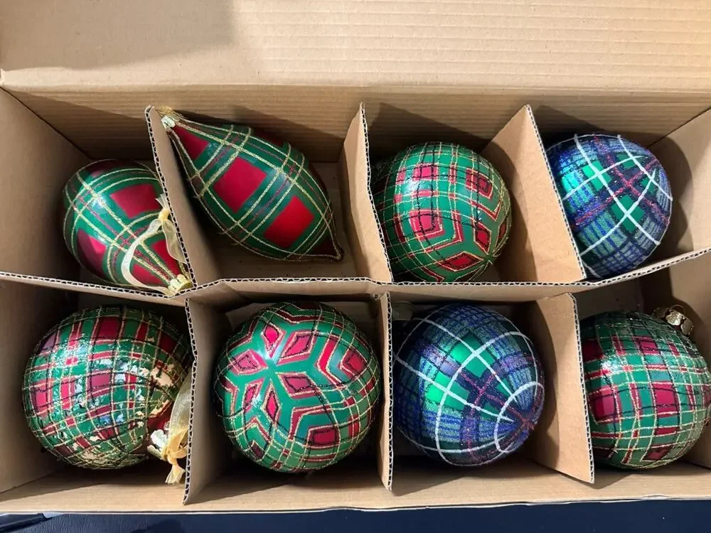 Vintage Jeffrey Banks Home Set of 8 Large Plaid Tartan Glass Ornaments w/ Box
