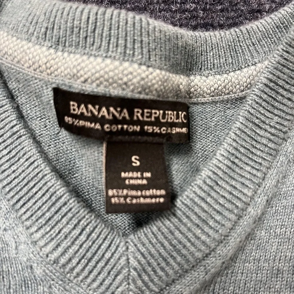 Banana Republic Sweater Mens Small‎ Blue V Neck Pima Cotton Cashmere Pullover