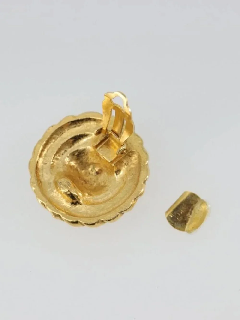 CHANEL Earring Metal Gold Tone CC Auth BA13635