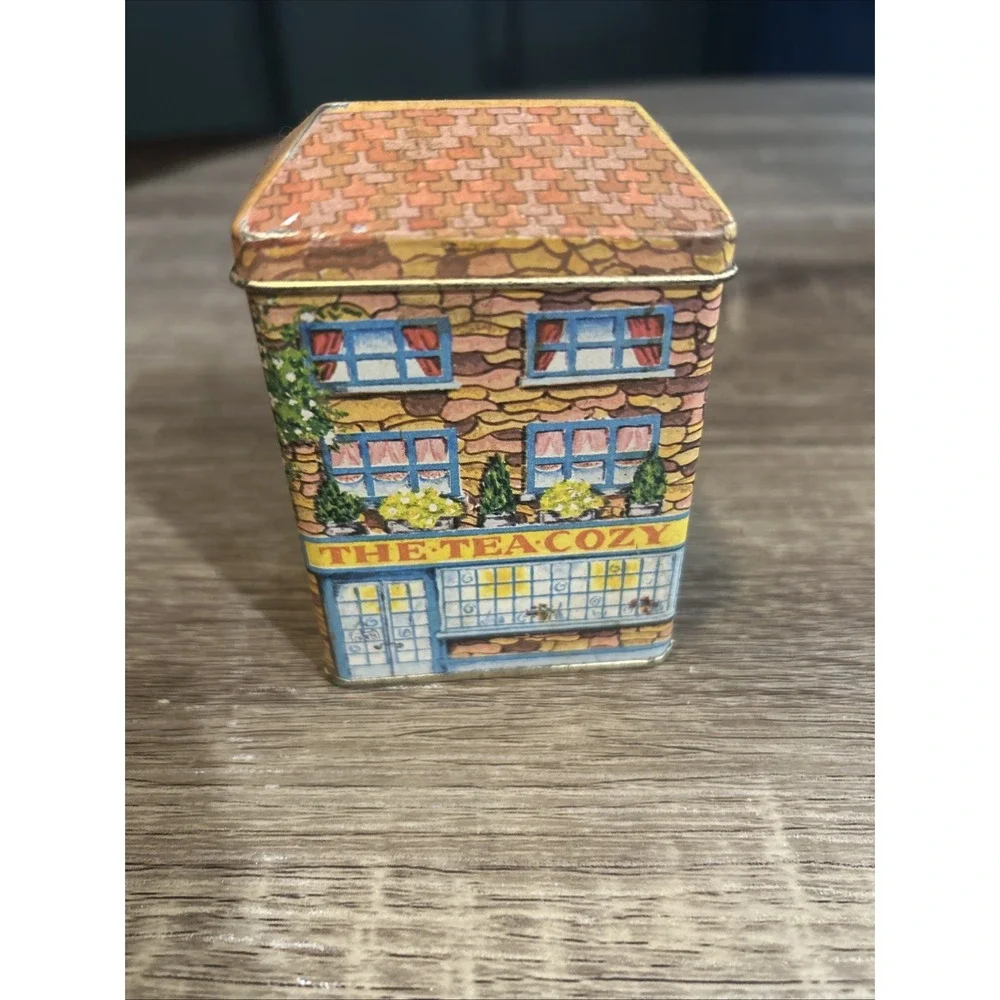 Lillian Vernon Vintage 1984 Tin The Tea Cozy,‎ Storage Container, Collectible