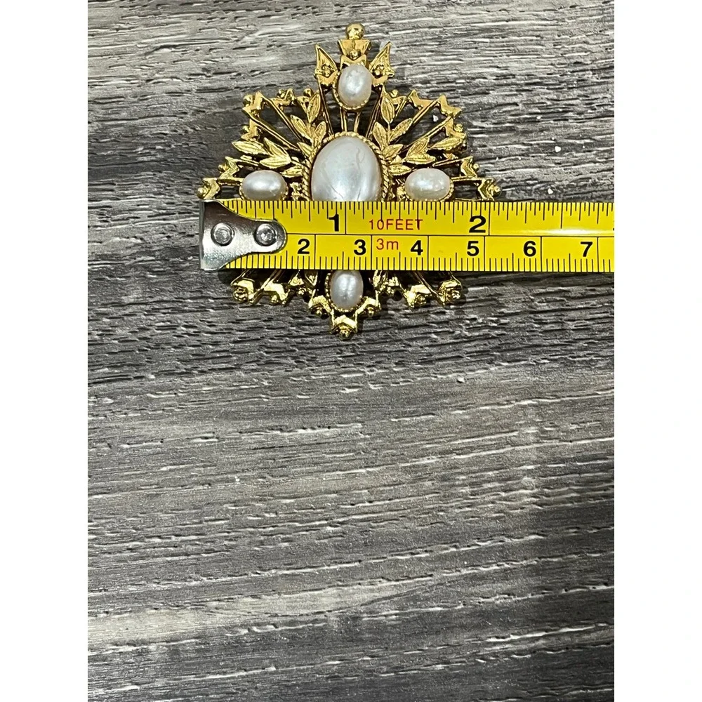 N/A gold tone