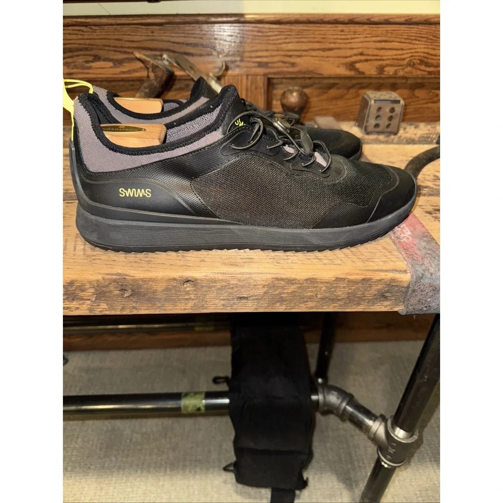 Swims‎ Ocean Runner Black Green Sneakers Men's Size 13 US