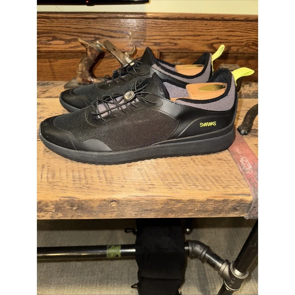 Swims‎ Ocean Runner Black Green Sneakers Men's Size 13 US