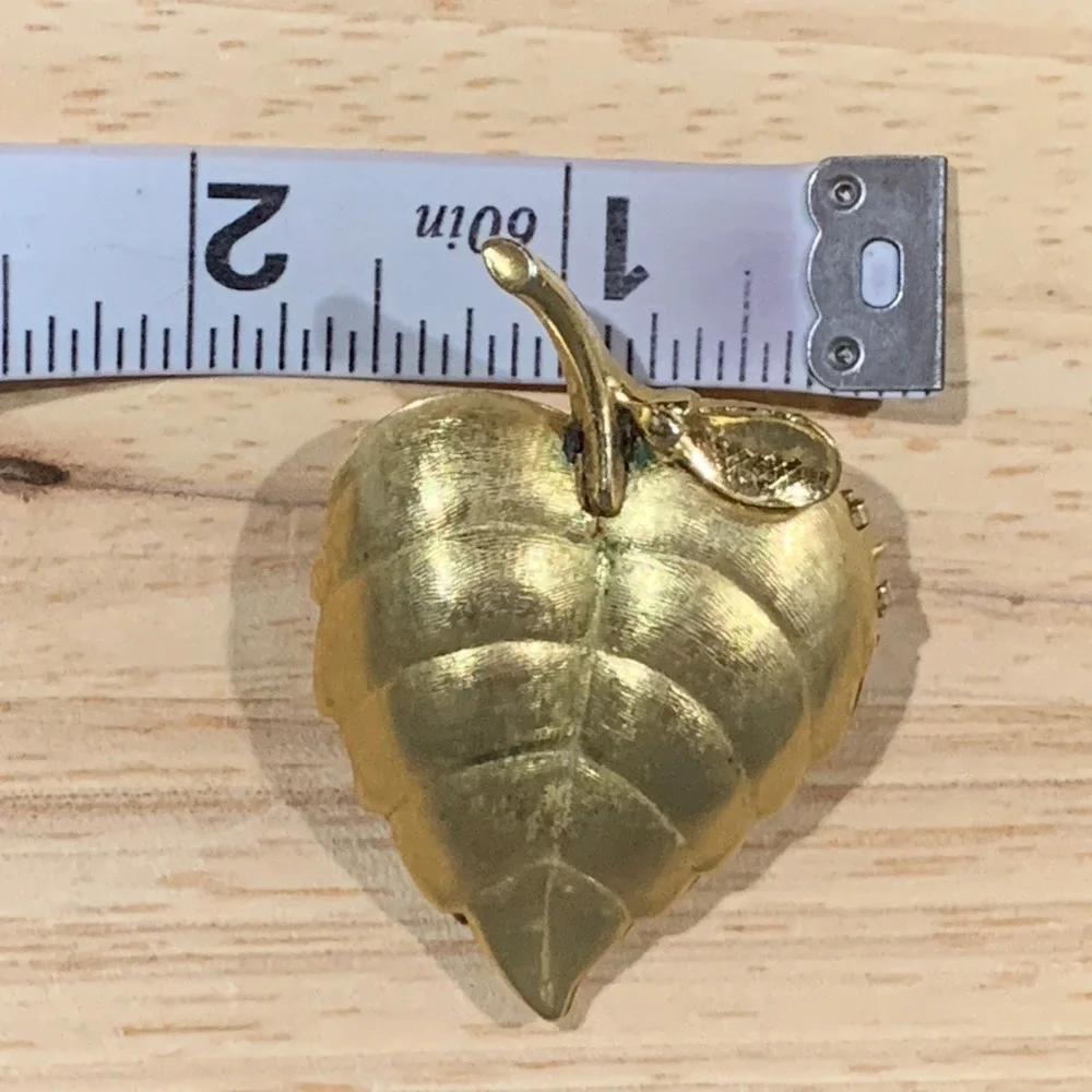 Avon measurements width