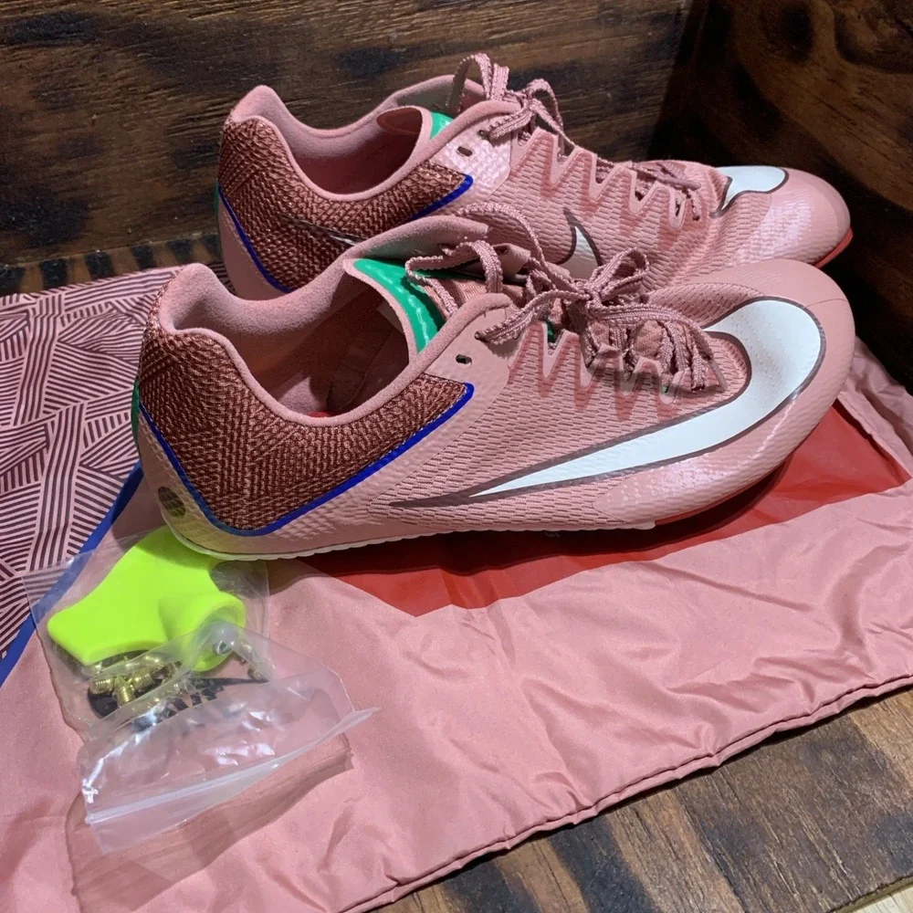 Nike lightweight shoe