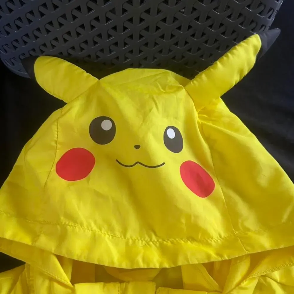 H&M yellow pokémon