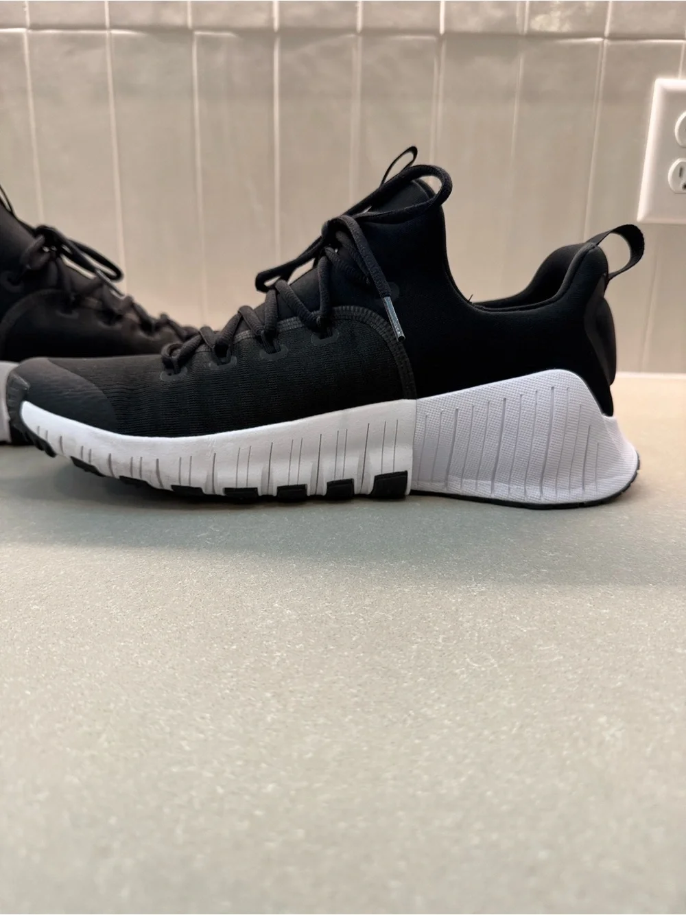 2 Pairs of Nike Running Shoes Bundle – Men’s US 11 – Great Condition