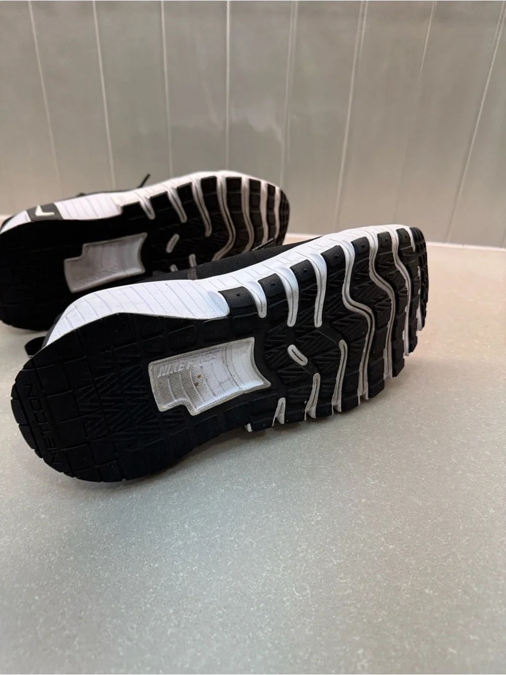2 Pairs of Nike Running Shoes Bundle – Men’s US 11 – Great Condition