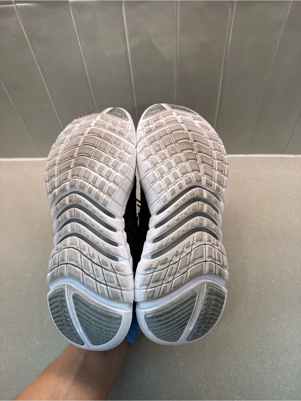 2 Pairs of Nike Running Shoes Bundle – Men’s US 11 – Great Condition