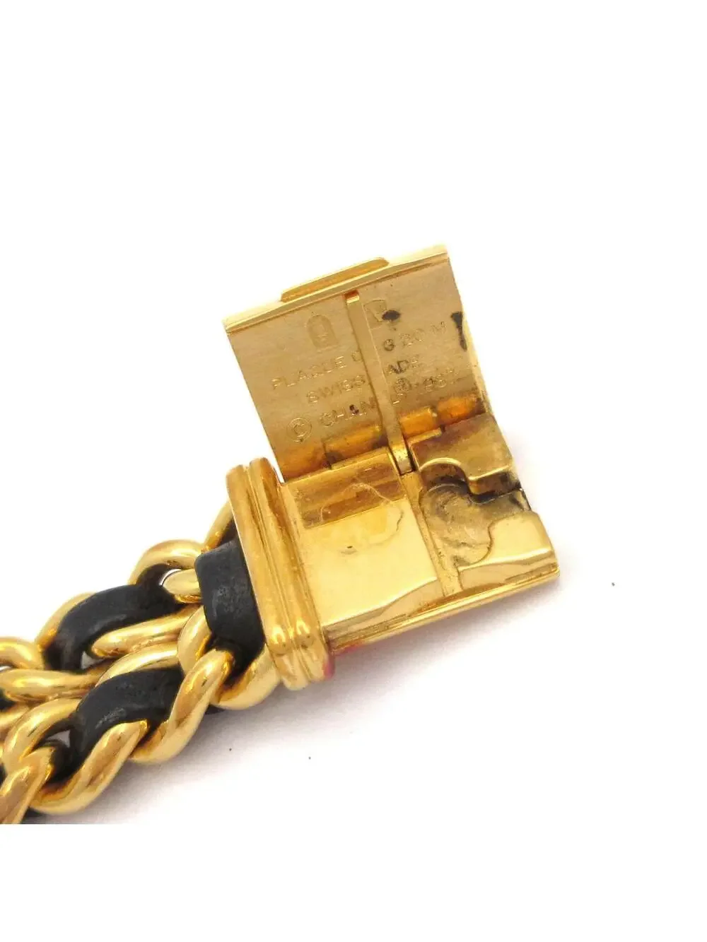 CHANEL elevate your