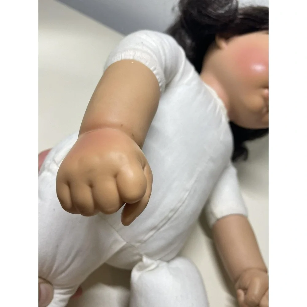 The Unbranded Brand doll good