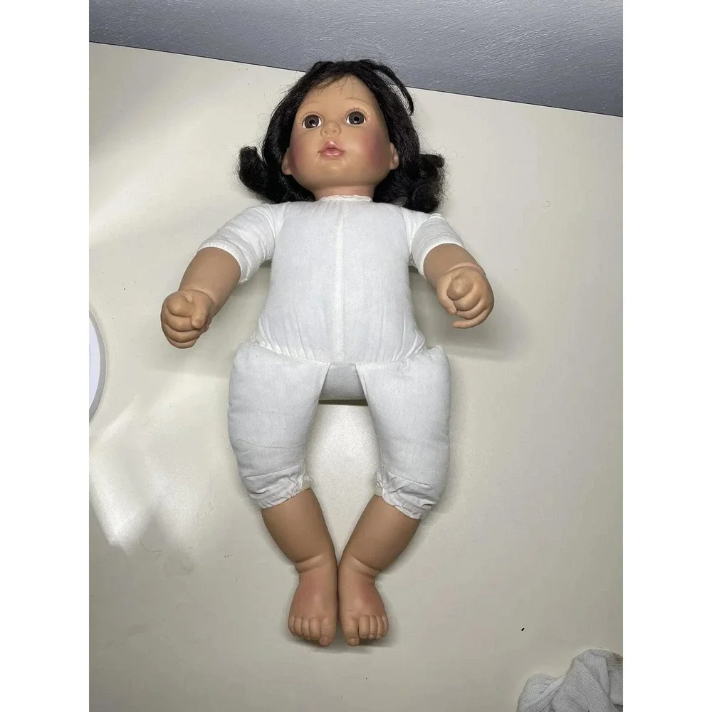 The Unbranded Brand doll good